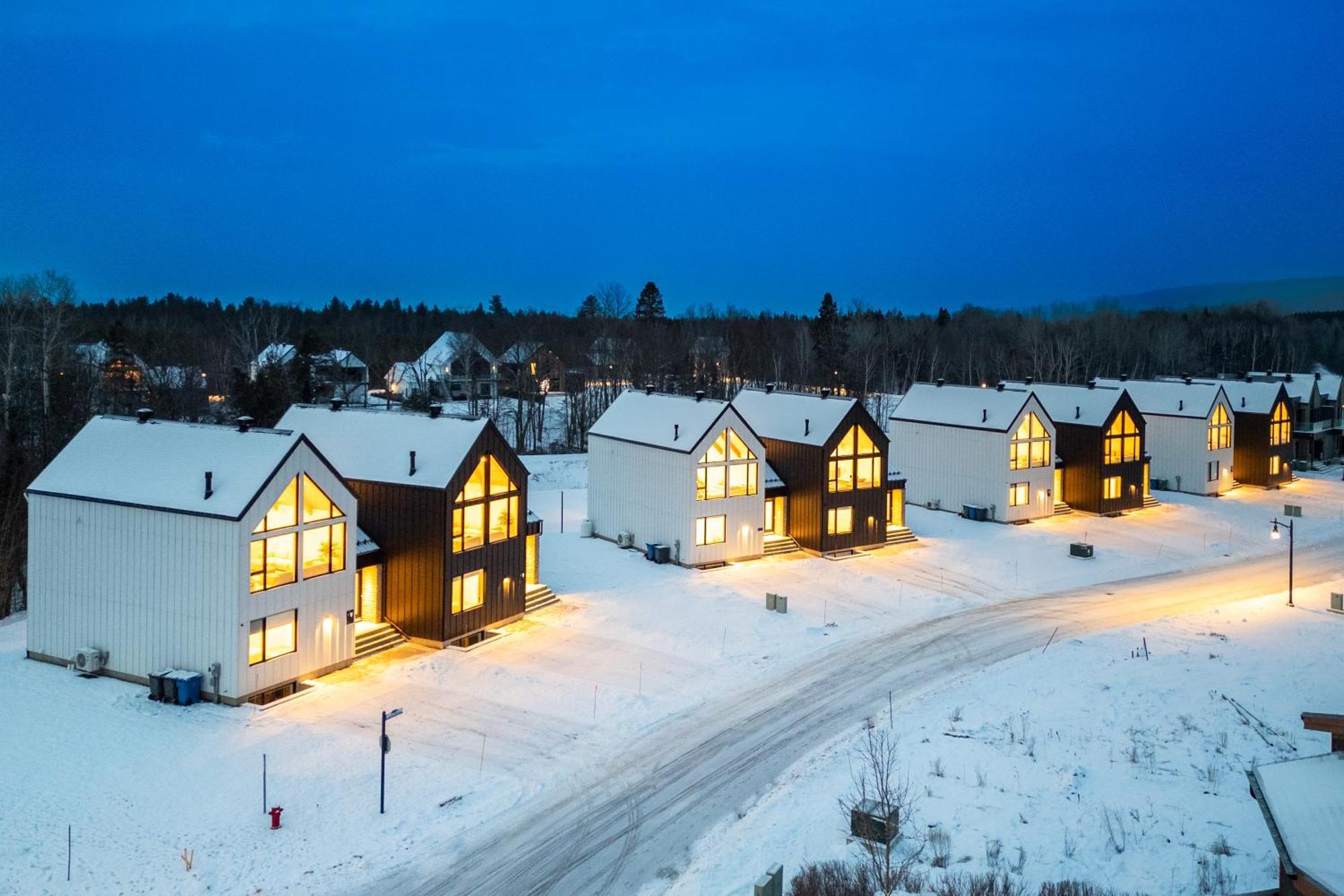 Sofa Villas Mont Sainte-Anne Beaupre Exterior photo